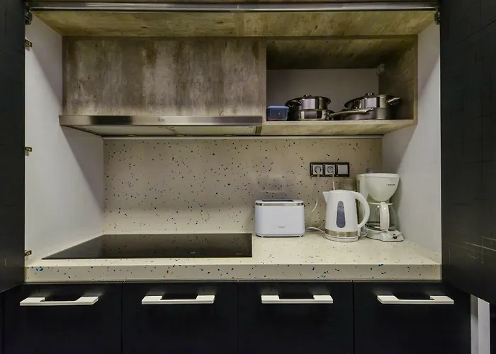 Champs-élysées | 2-bdr, 2-bthr Tsar Simeon Sofia