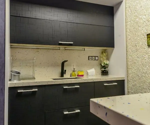 Champs-élysées | 2-bdr, 2-bthr Tsar Simeon *