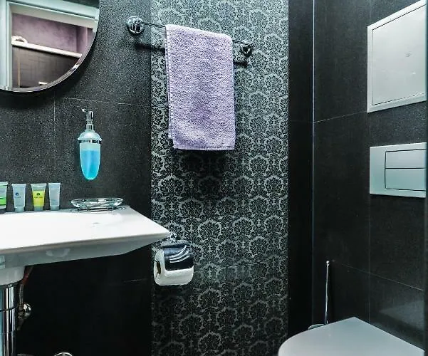 Champs-élysées | 2-bdr, 2-bthr Tsar Simeon Sofia